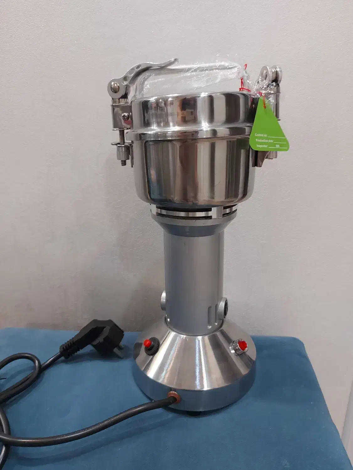 آسیاب نیمه صنعتی سیلور کرست|خردکن، آسیاب، غذاساز|رشت, استادسرا|دیوار