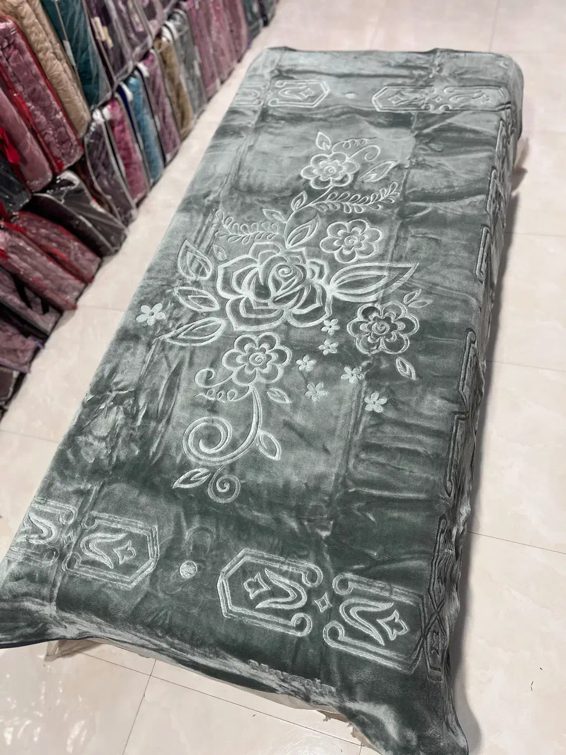 پتو یکنفره|رختخواب، بالش، پتو|آمل, |دیوار