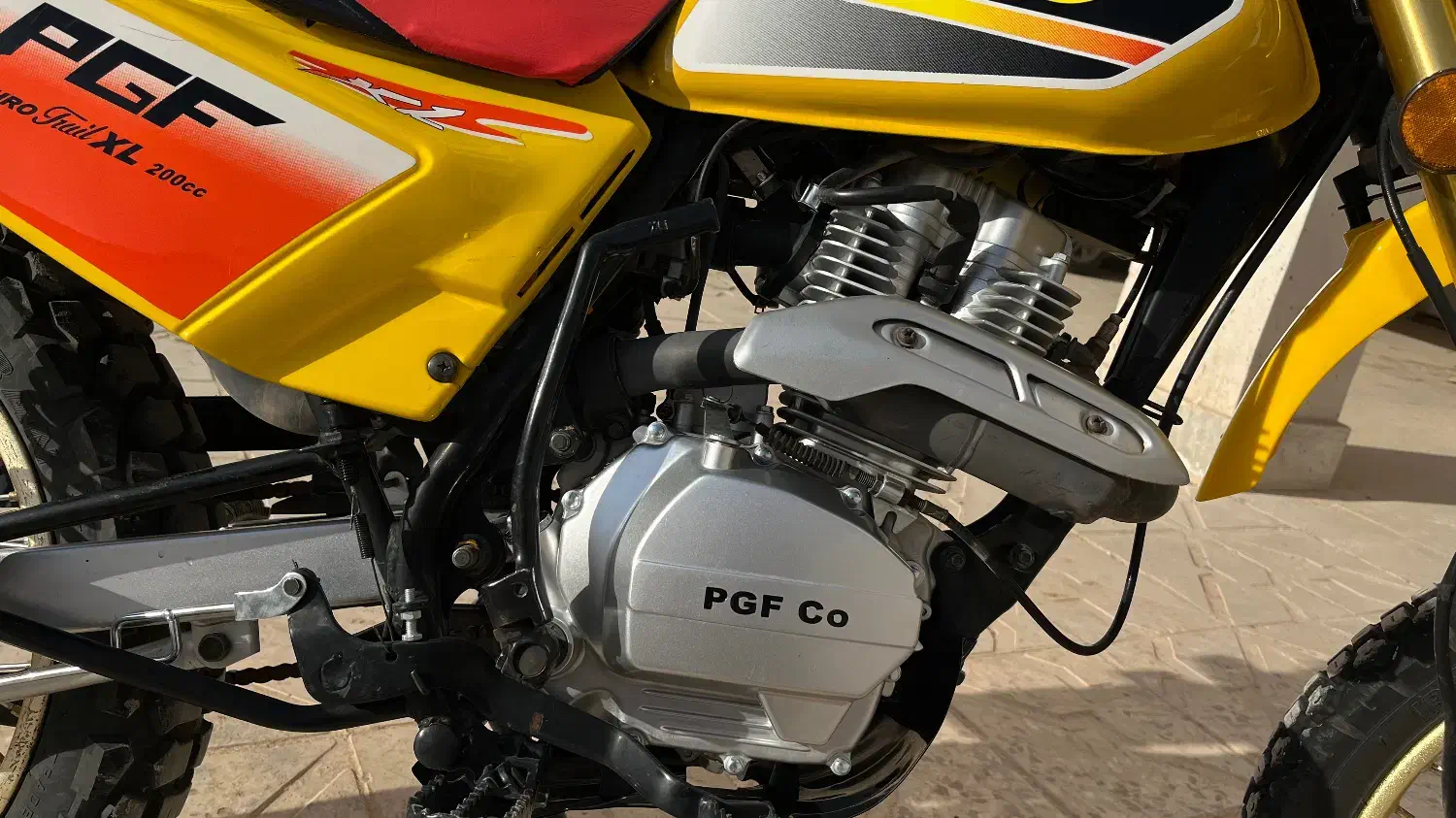 تریل پیشرو ۲۰۰ XL|موتورسیکلت|اسفراین, |دیوار