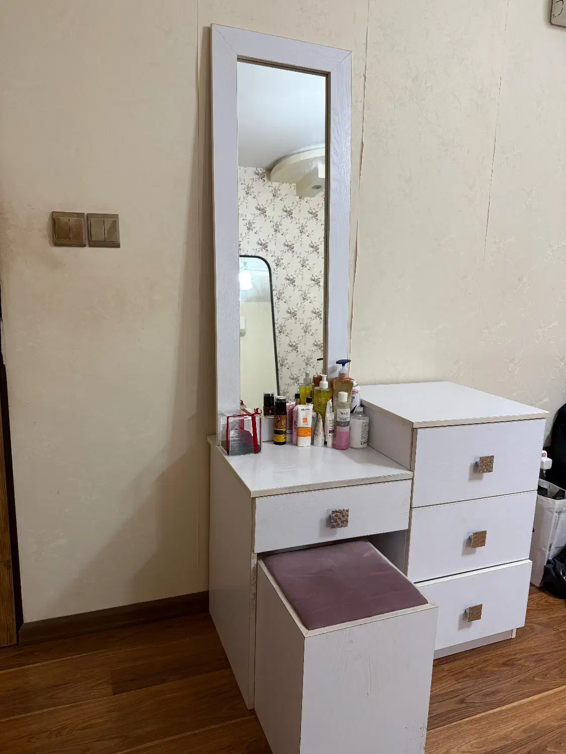 میز آرایش|تخت و سرویس خواب|رشت, بلوار گیلان|دیوار