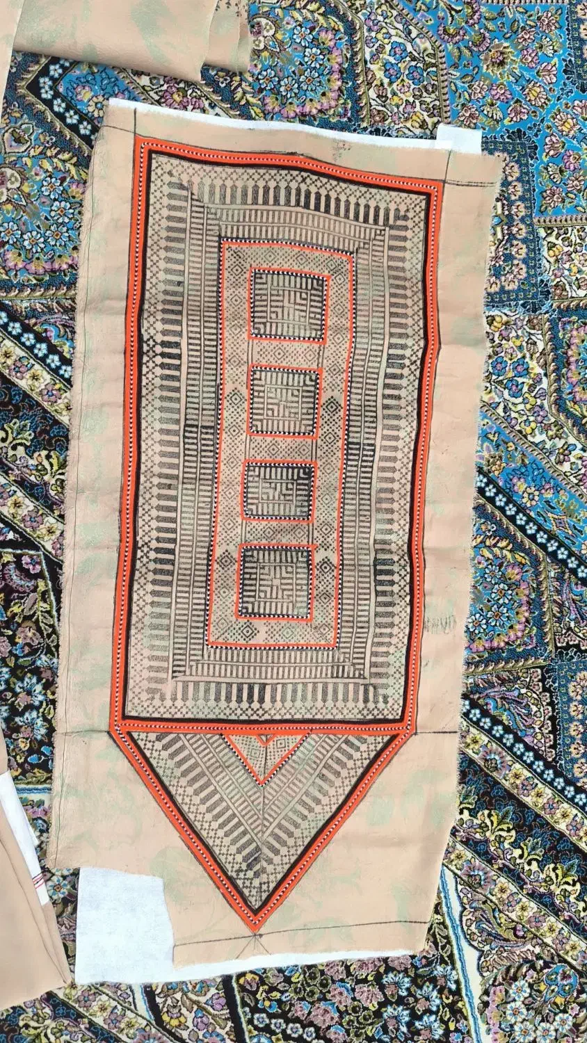 لباس تپه ای|لباس|سراوان, |دیوار