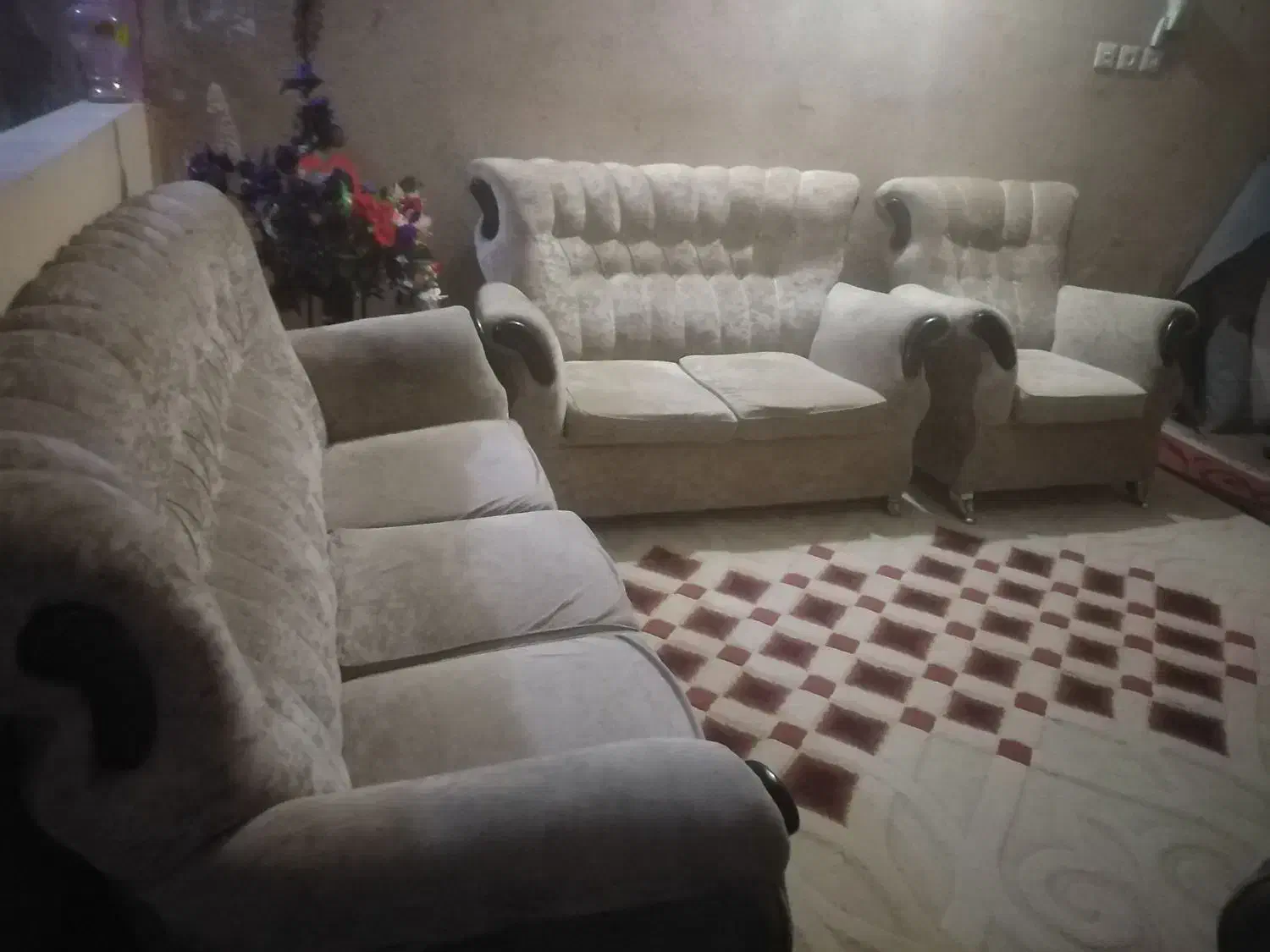 موبل وساعت ایستاده  تمیز و سالم 4500|مبلمان خانگی و میز عسلی|بندرعباس, |دیوار