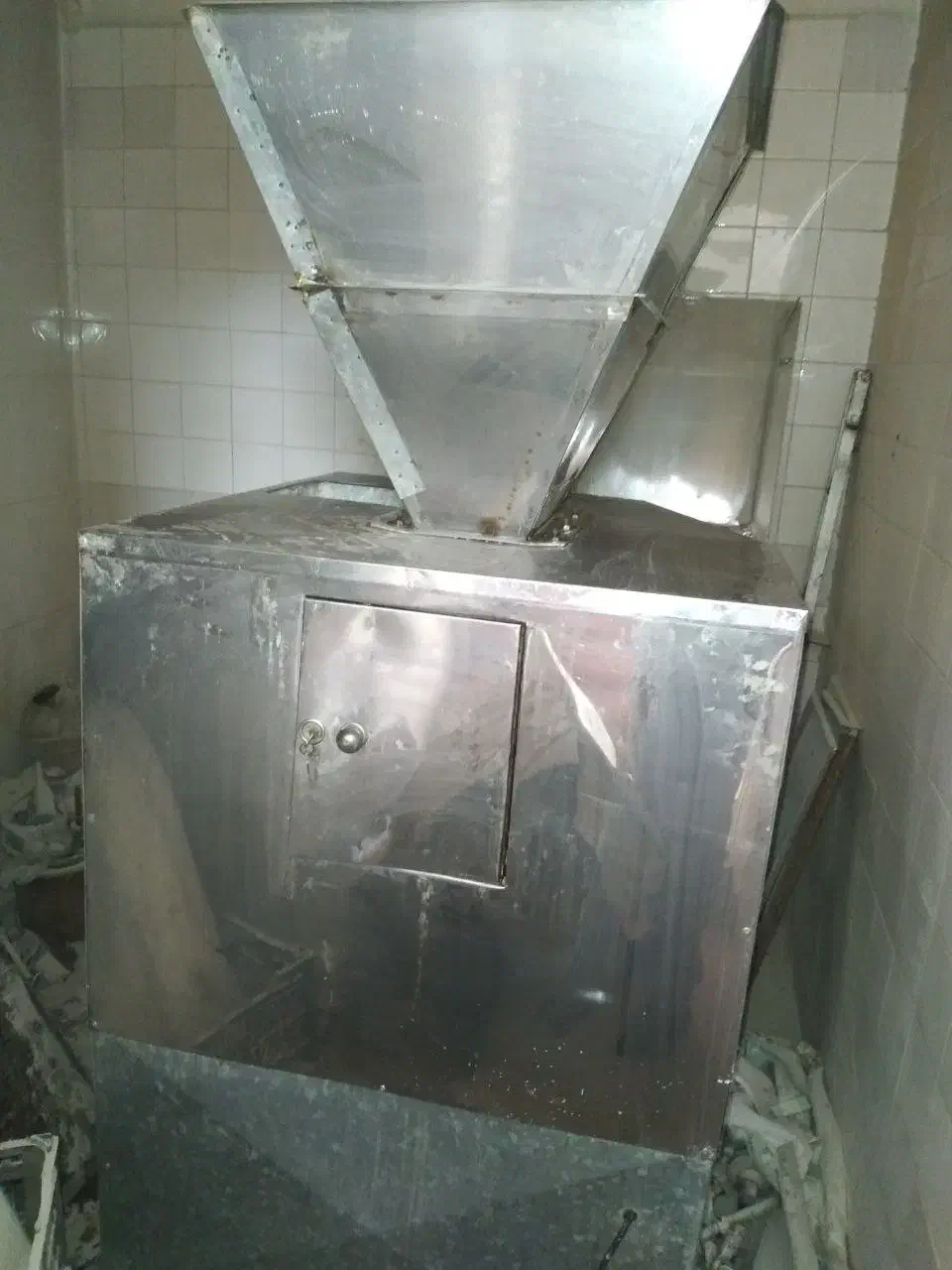 فروش دستگاه چانه گیر نانوایی|ماشین‌آلات صنعتی|قم, حنیف نژاد|دیوار