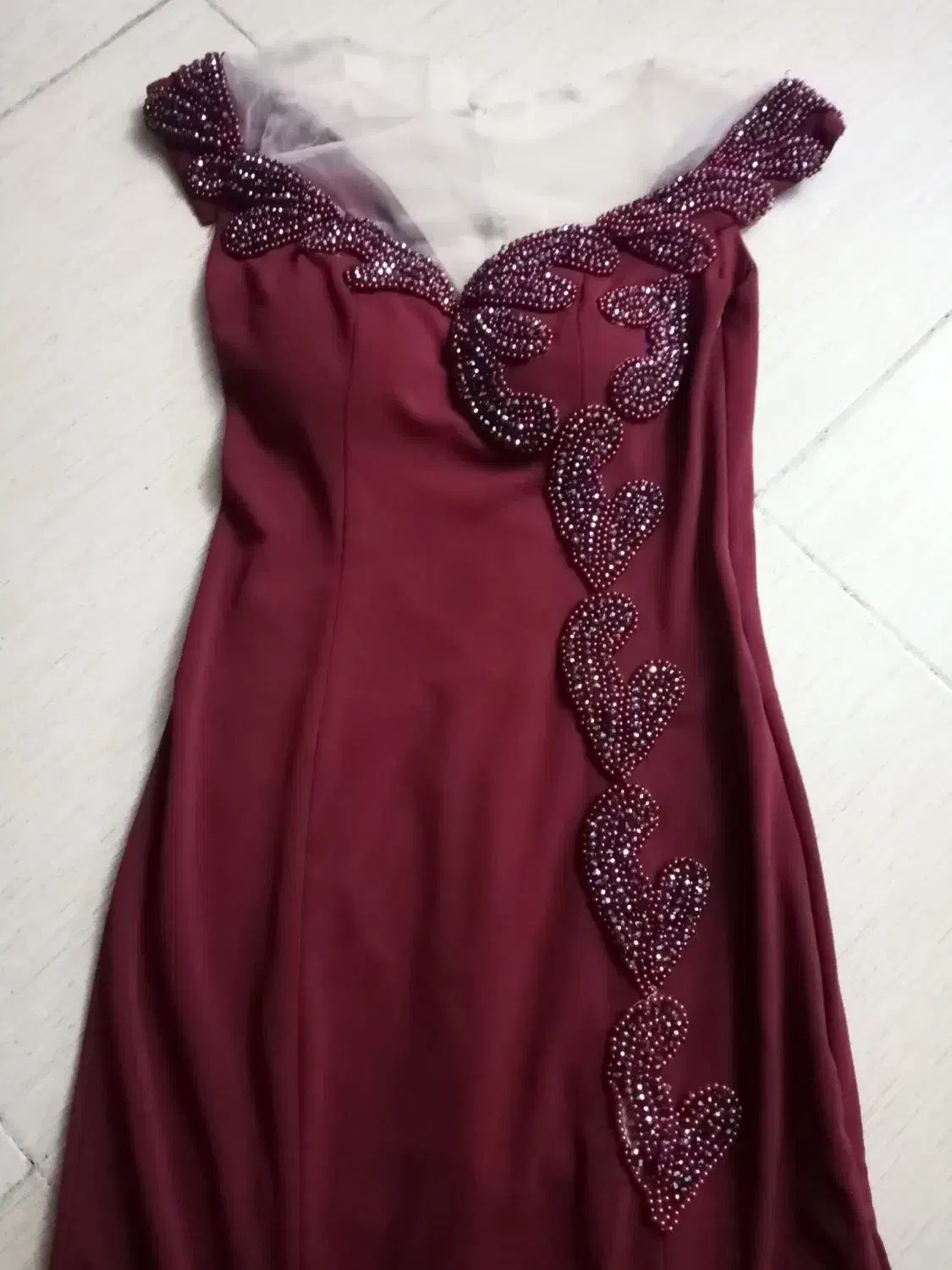 لباس مجلسی|لباس|زبرخان, |دیوار