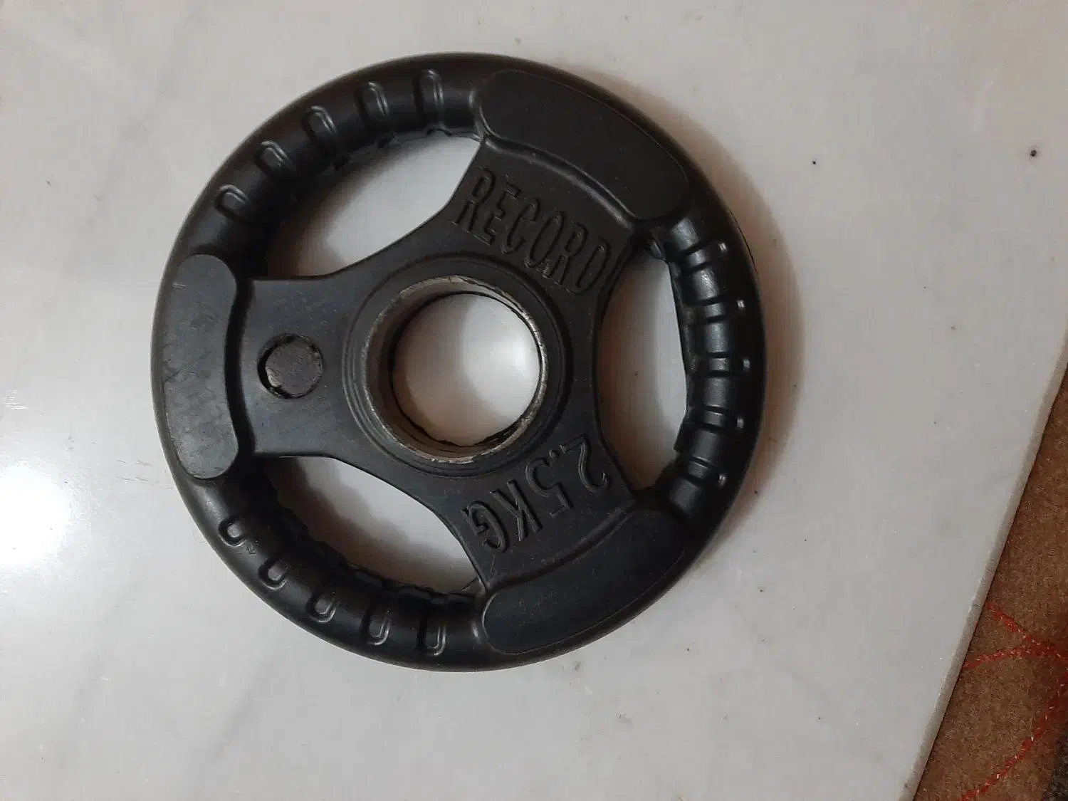 صفحه وزنه ۲.۵ کیلویی مشکی تمیز و بدون خطوخش|تجهیزات ورزشی|نیریز, |دیوار