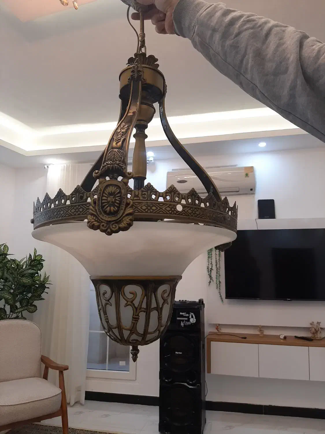 لوستر تک شاخه و دو عدد ۳ شاخه|لوستر و چراغ آویز|رشت, آزادگان|دیوار