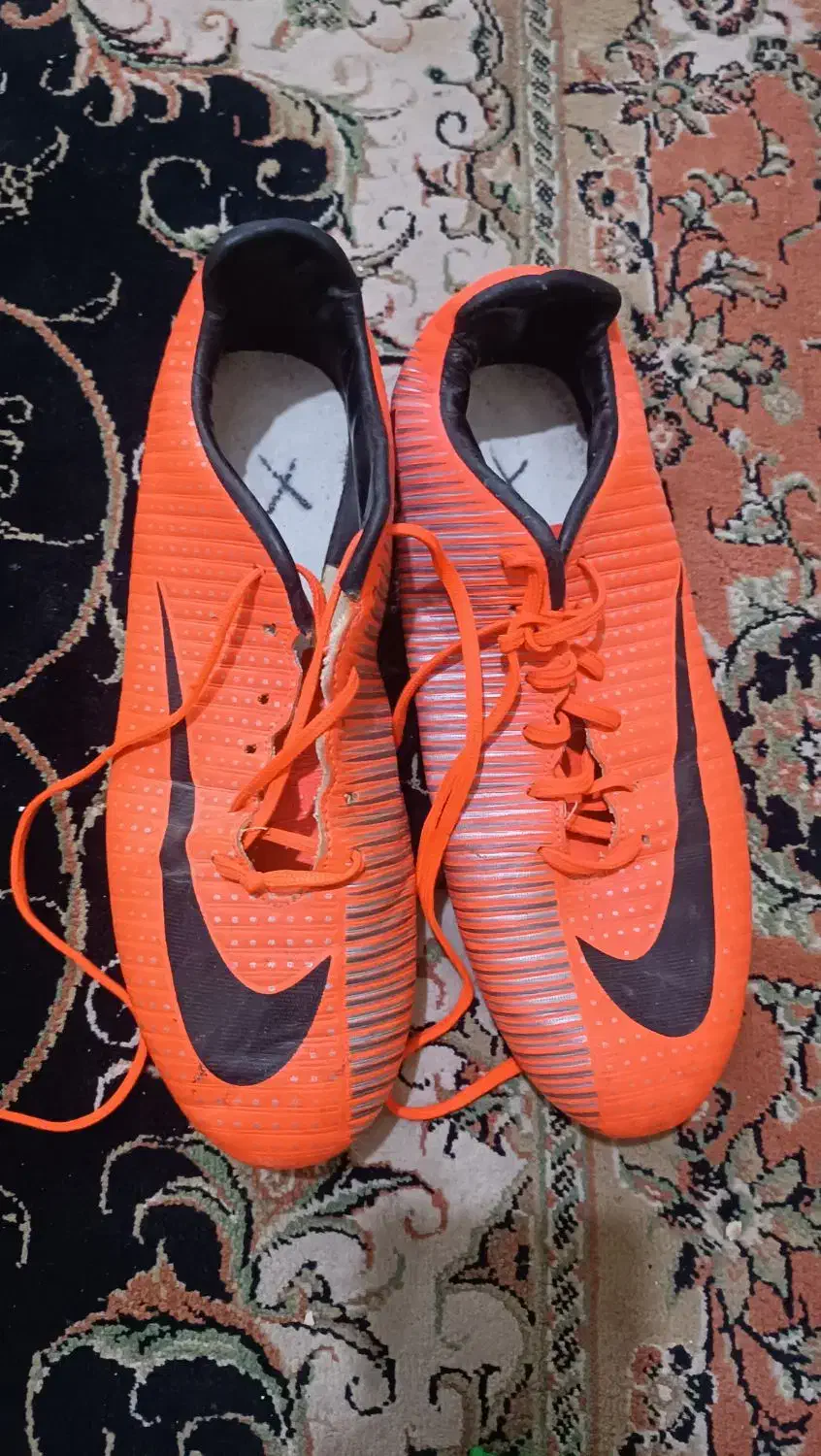 کفش فوتبالی چمن|کیف، کفش، کمربند|ارومیه, |دیوار