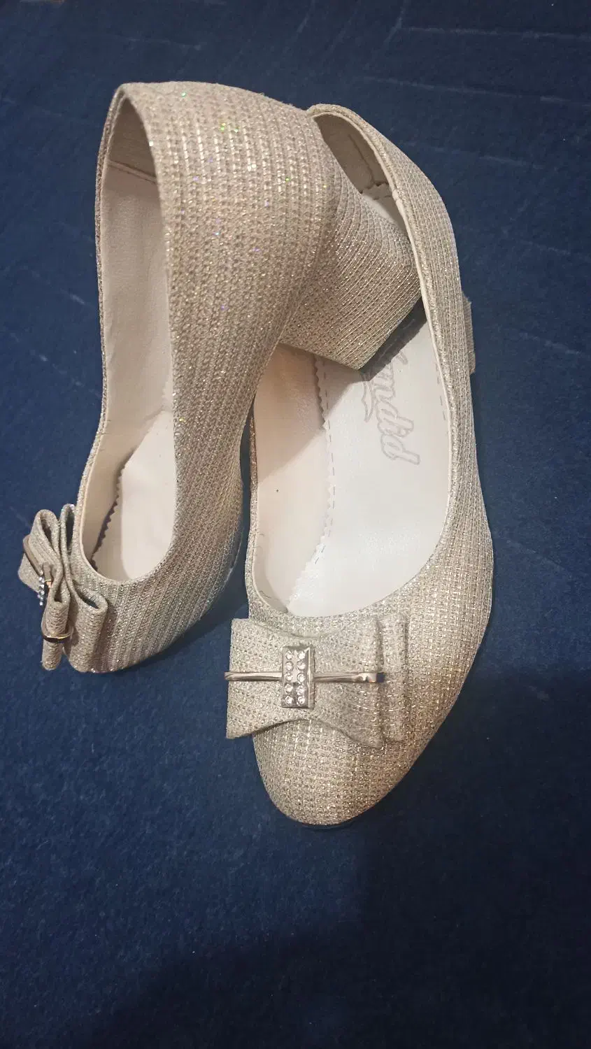 کفش|کیف، کفش، کمربند|سرپل ذهاب, |دیوار