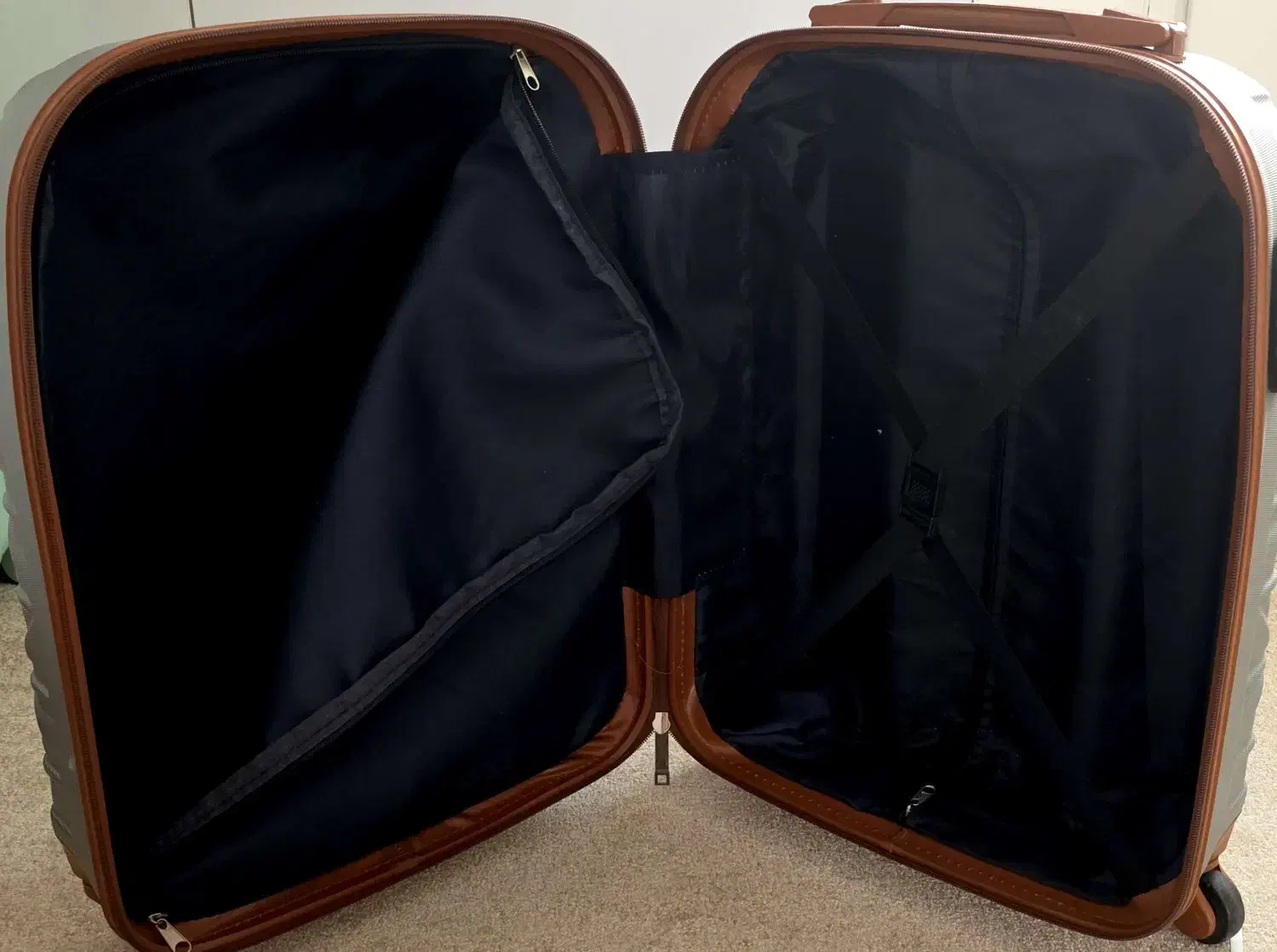 چمدان|کیف، کفش، کمربند|کاشمر, |دیوار