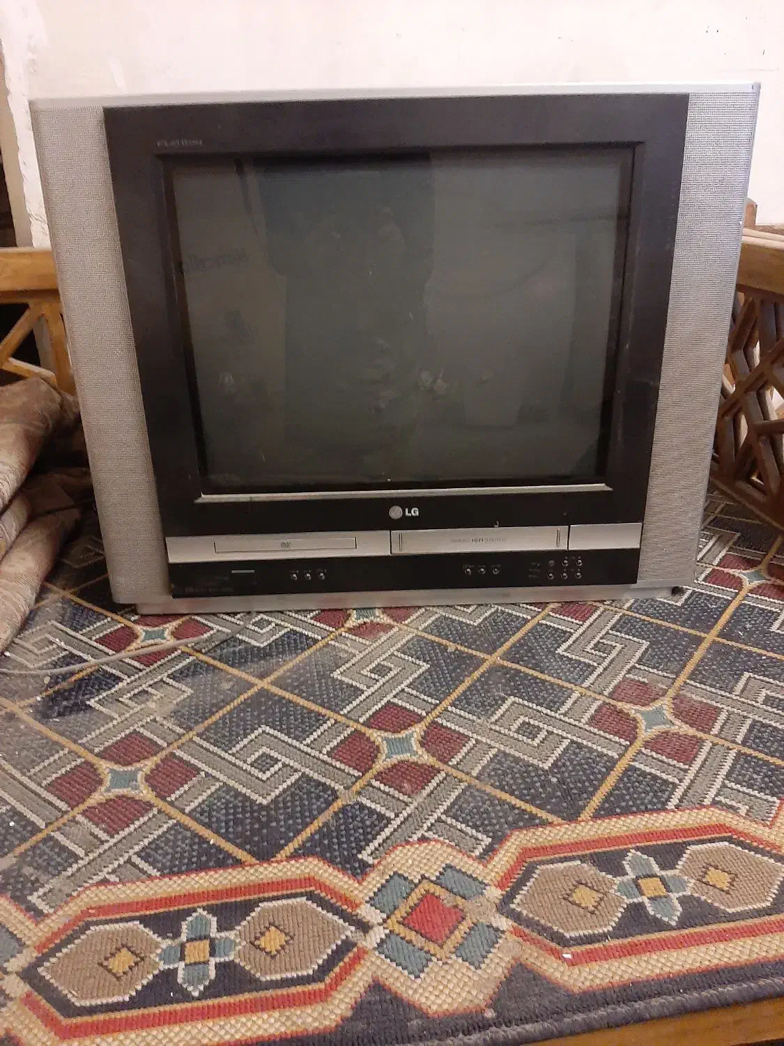 تلویزیون ۲۱ اینچ ال جی کاملا سالم|تلویزیون و پروژکتور|مشهد, رضاشهر|دیوار