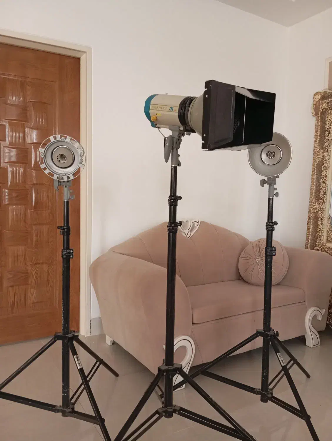 فلاش آتلیه|دوربین عکاسی و فیلمبرداری|یزد, |دیوار