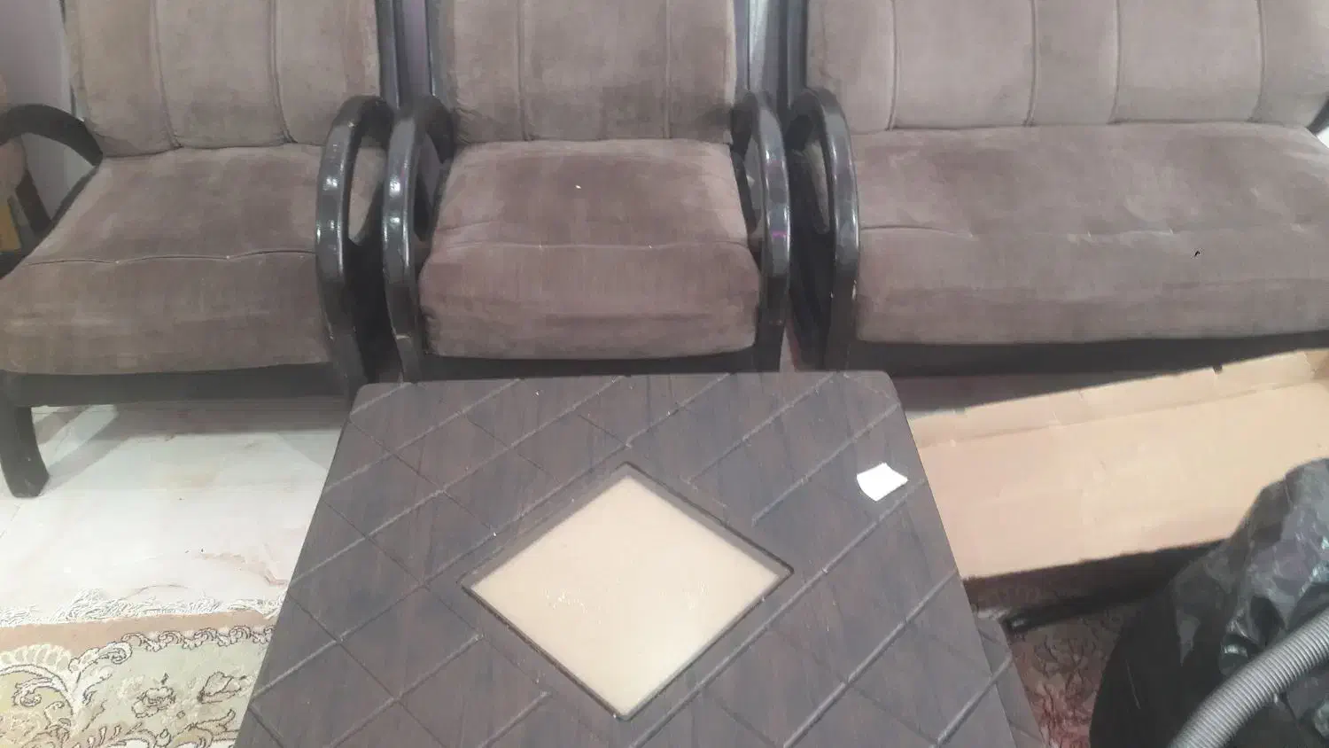 فروش مبل و تخت|مبلمان خانگی و میز عسلی|رشت, باهنر|دیوار