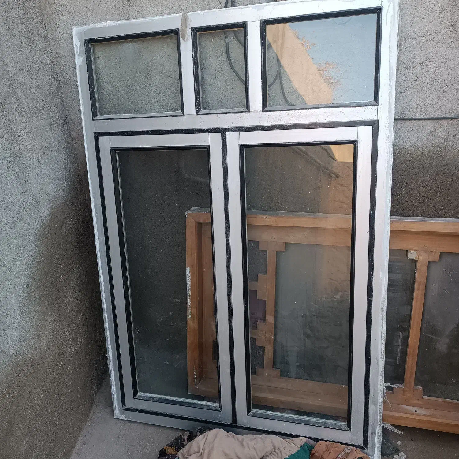 درب وپنچره یک در دوعددپنچره آلمنیوم|مصالح و تجهیزات ساختمان|آذرشهر, |دیوار