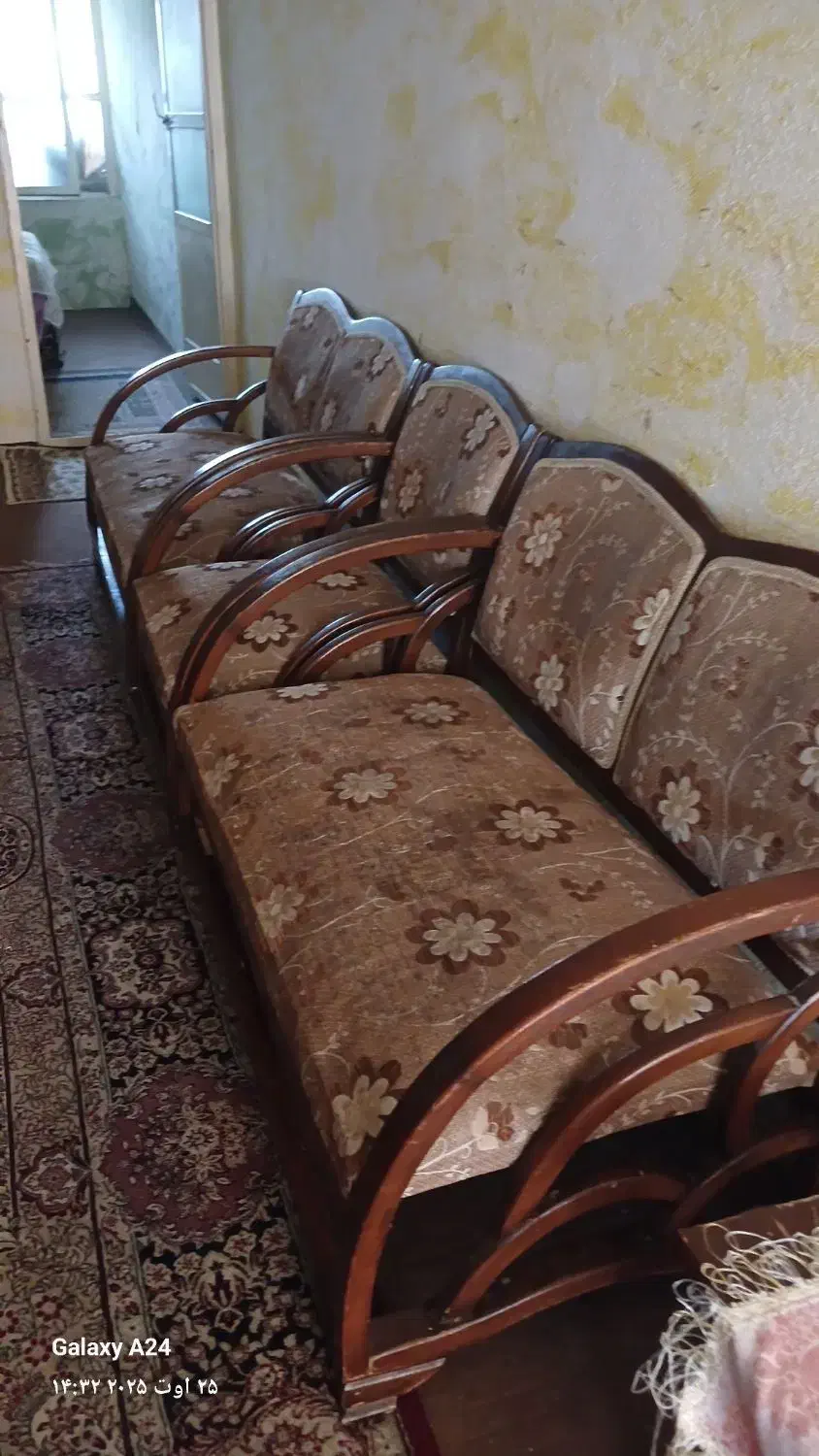 مبل ۷ نفره چوبی قیمت مناسب|مبلمان خانگی و میز عسلی|شیراز, ابیوردی|دیوار