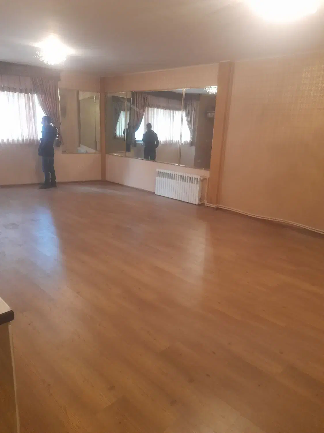 سعادت آباد بالای میدان کاج لوکیشن فوق عالی