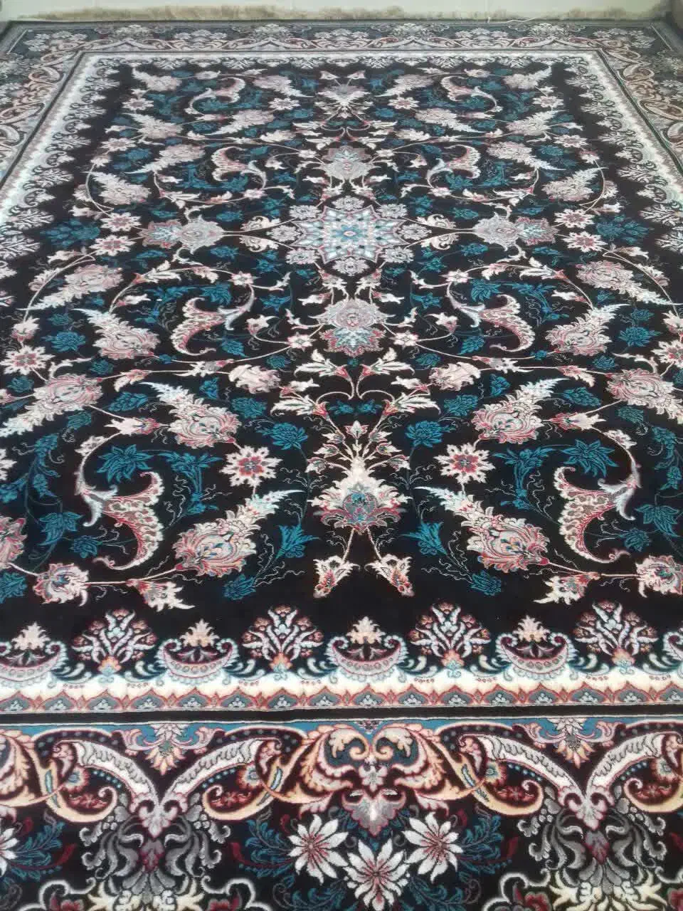 فرش ماشینی در حد نو|فرش|اردکان, |دیوار