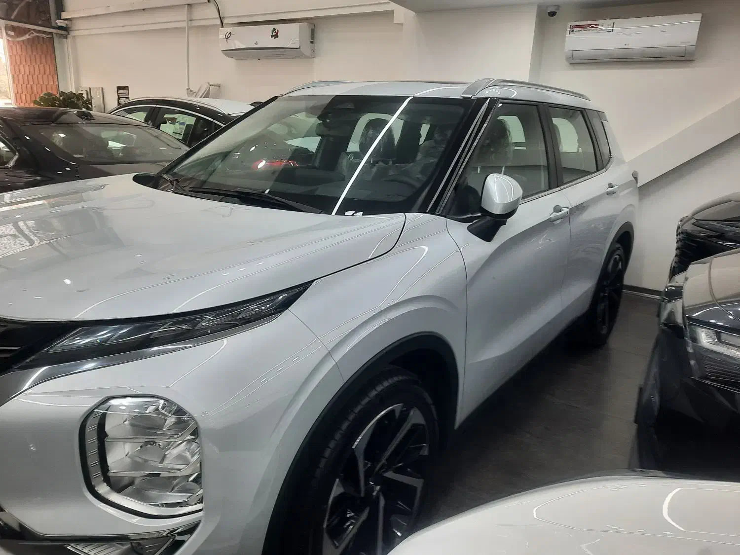 میتسوبیشی اتو لندر|خودرو سواری و وانت|شیراز, معالی‌آباد|دیوار