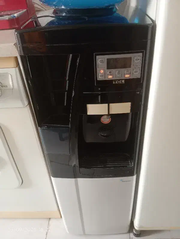 سالم بدون هیچ گونه شکستگی|آبسردکن و تصفیه آب|پردیس, فاز ۱۱|دیوار