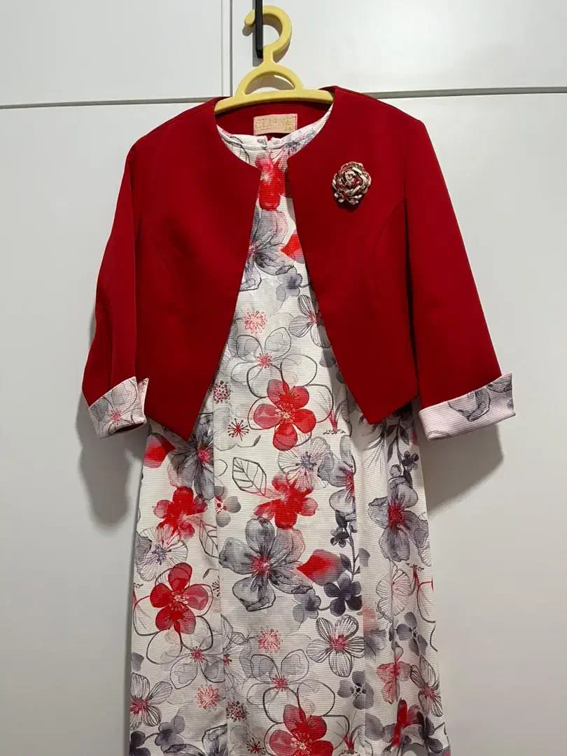 کت وسارافون دخترونه نونو اصلا یک بار استفاده نشده|لباس|نوشهر, |دیوار