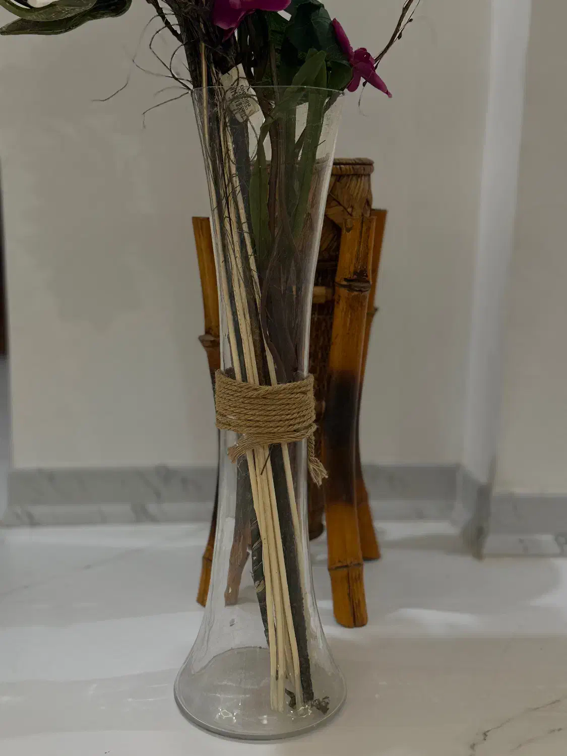 گلدان حصیری و شیشه ای|صنایع دستی و سایر لوازم تزئینی|تهران, نیاوران|دیوار