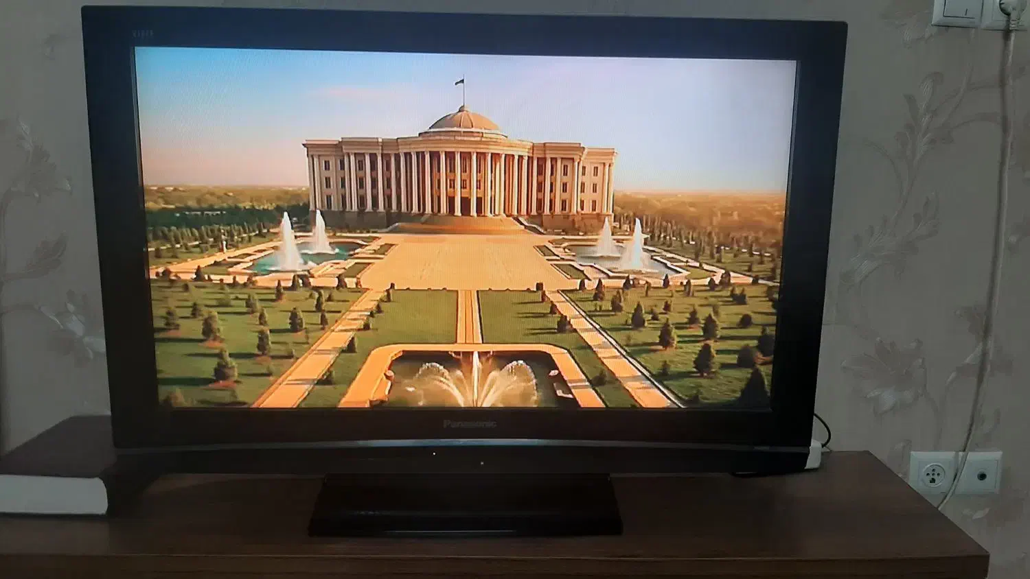 تلویزیون LCD پاناسونیک|تلویزیون و پروژکتور|ری, دولتآباد|دیوار