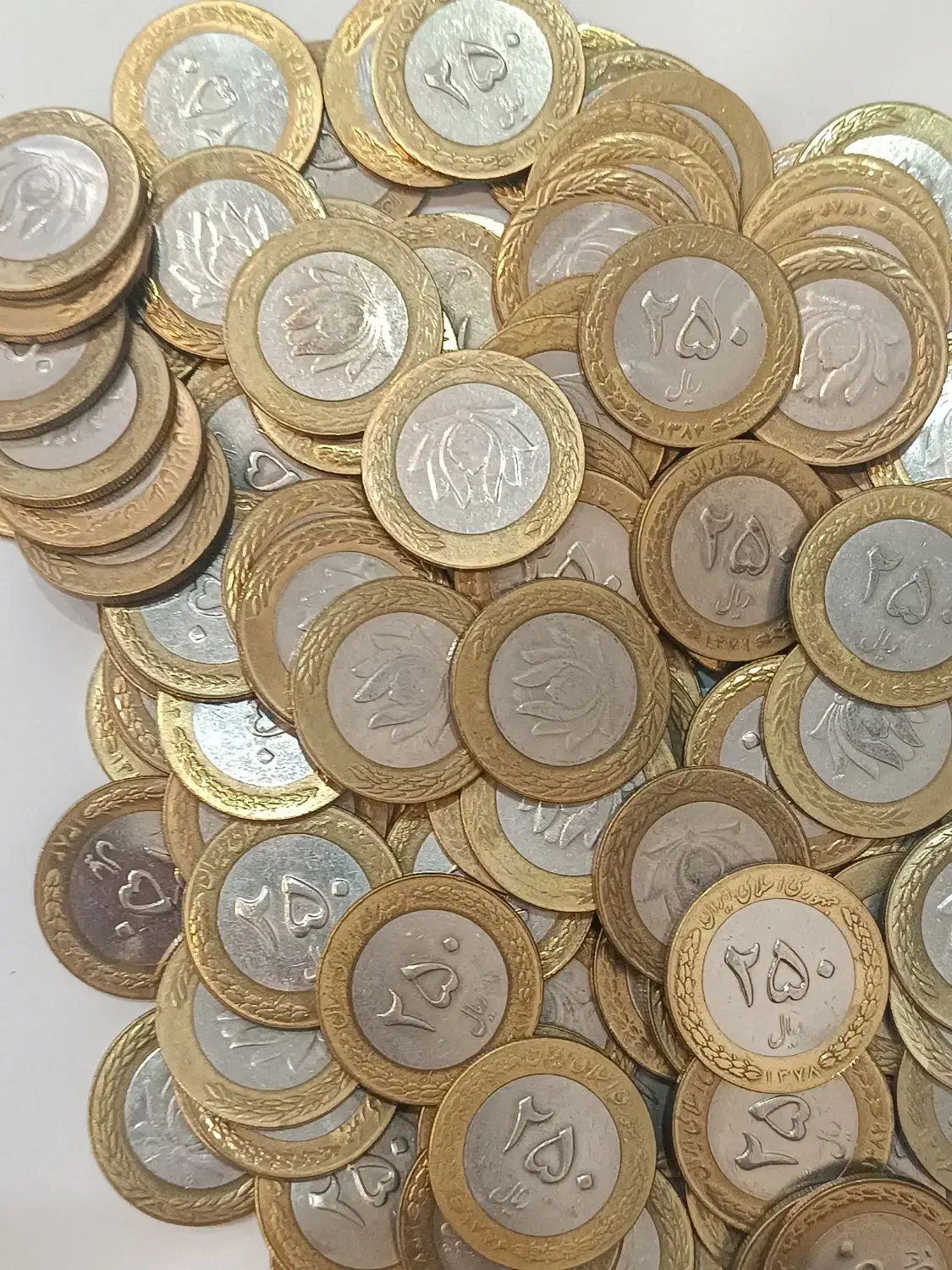 سکه 250ریالی بایمیتال درحدنو|کلکسیون سکه، تمبر، اسکناس|نهاوند, |دیوار