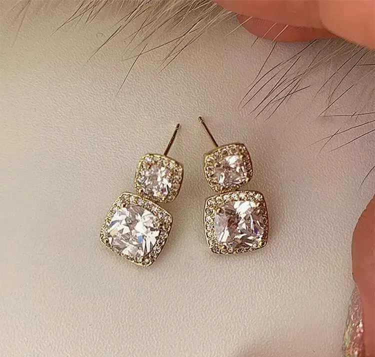 گوشواره|بدلیجات|گنبد کاووس, |دیوار