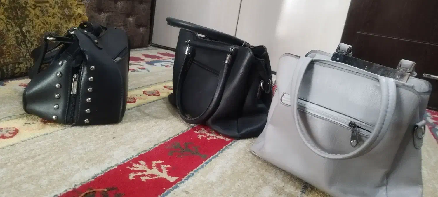 ۴تا کیف نو|کیف، کفش، کمربند|اصفهان, خواجه عمید|دیوار