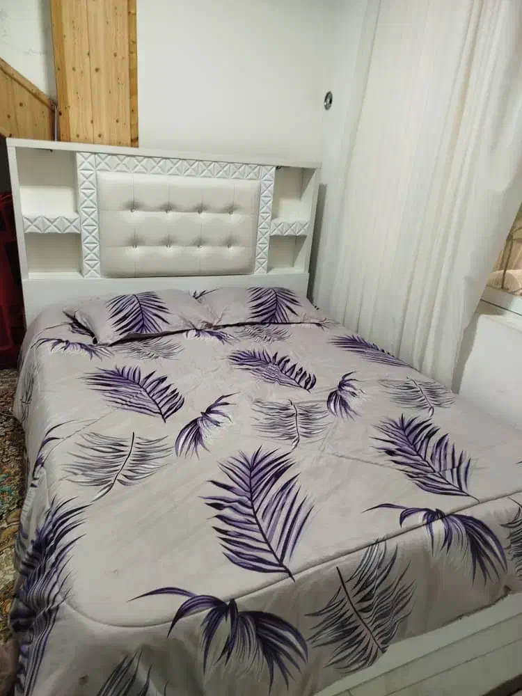 تخت دو نفره همراه با خوش خواب رویال|تخت و سرویس خواب|نور, |دیوار