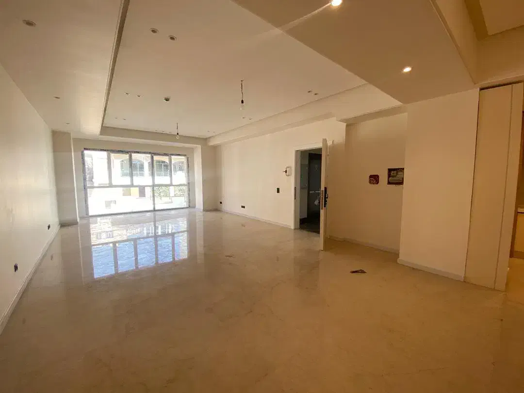 تقاطع کاوه و دولت اداری ۹۰ متر تخلیه ۱۳ ساله|اجارهٔ دفتر کار، اتاق اداری، مطب|تهران, قلهک|دیوار