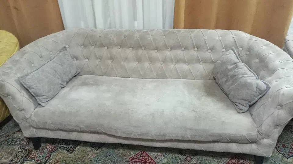 مبل|مبلمان خانگی و میز عسلی|شیراز, قلعه شاهزاده بیگم|دیوار