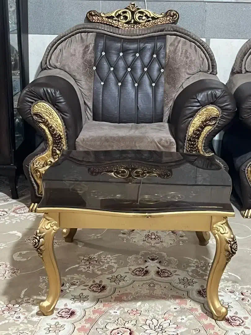 جلو مبلی و عسلی ومبلی چرم|مبلمان خانگی و میز عسلی|قم, شهرک امام حسن|دیوار