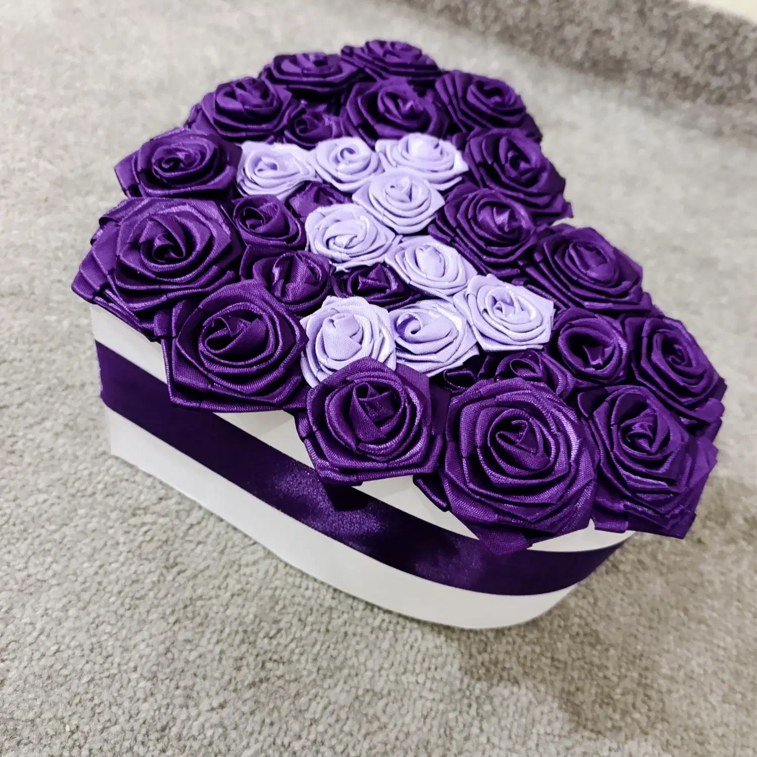 باکس هدیه با گل ربانی|گل مصنوعی|سبزوار, پاسداران|دیوار