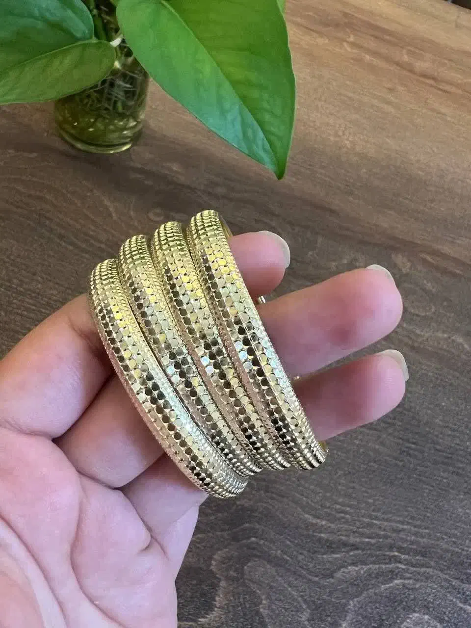 النگو|جواهرات|مشهد, سرافرازان|دیوار