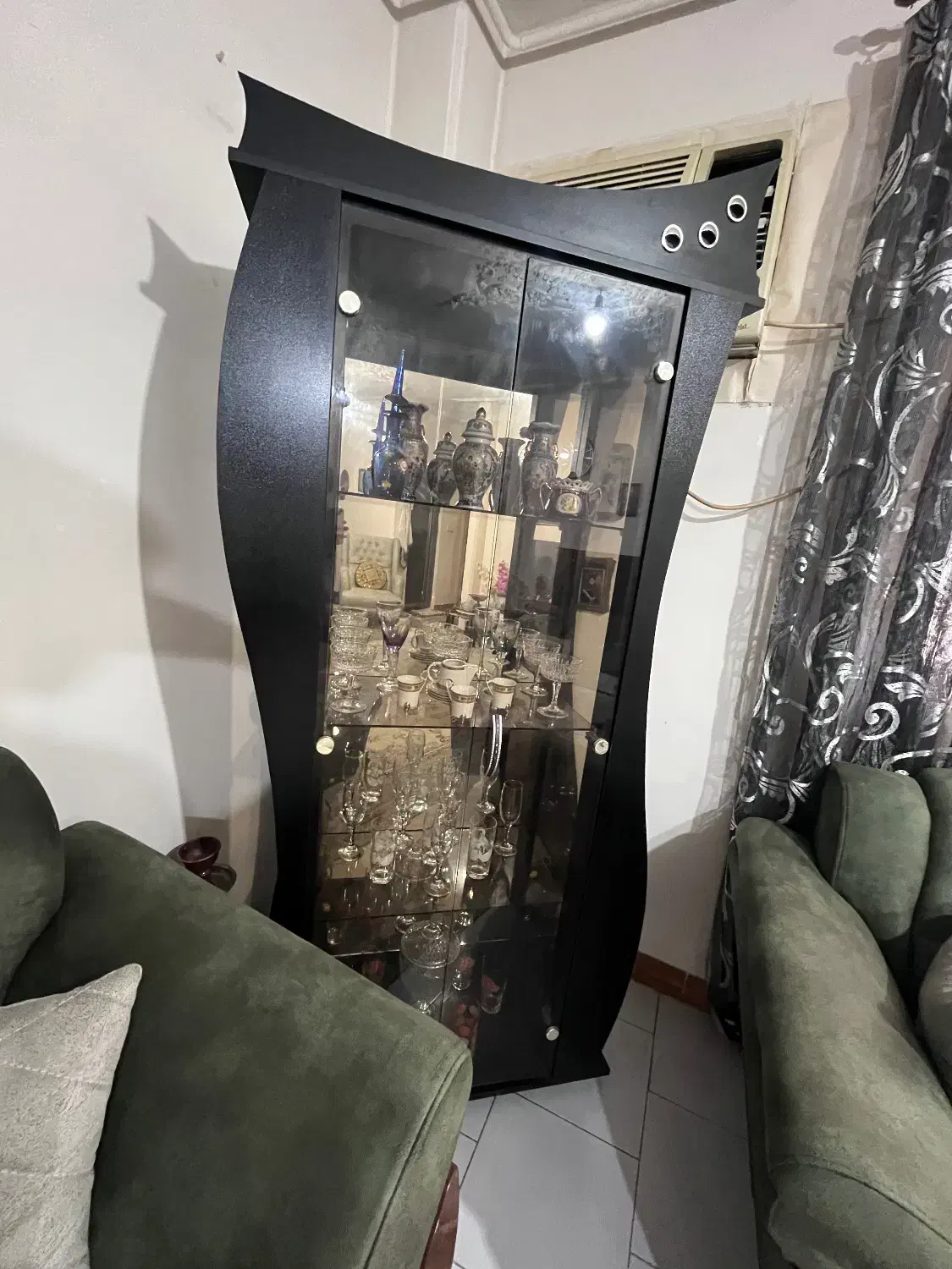 بوفه ویترینی کاملا سالم ۴ طبقه رایگان|بوفه، ویترین، کنسول|رشت, منظریه|دیوار
