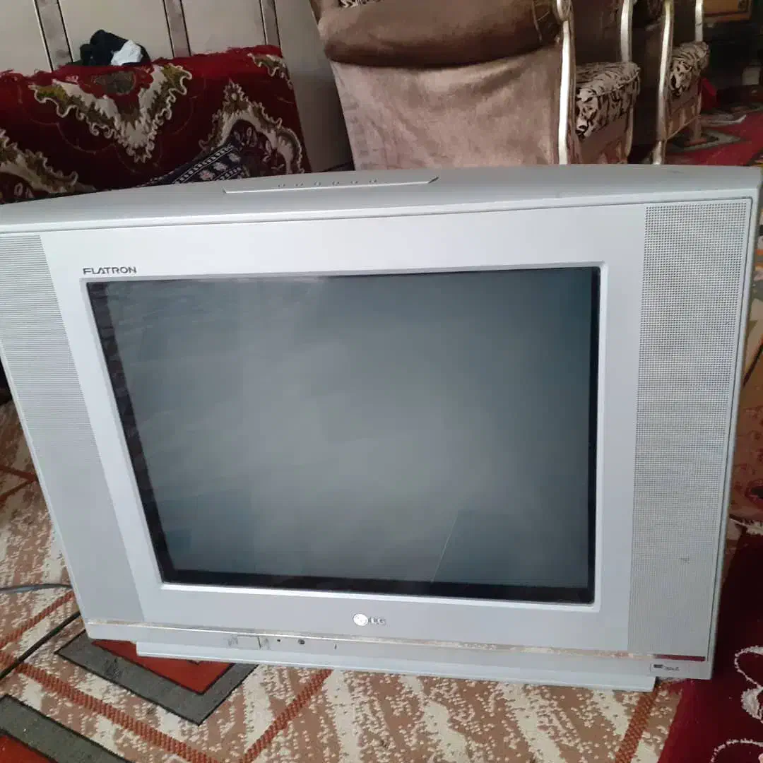 تلویزیون ال جی ۲۱سالم ۸۰۰هزار|تلویزیون و پروژکتور|خرم‌آباد, |دیوار