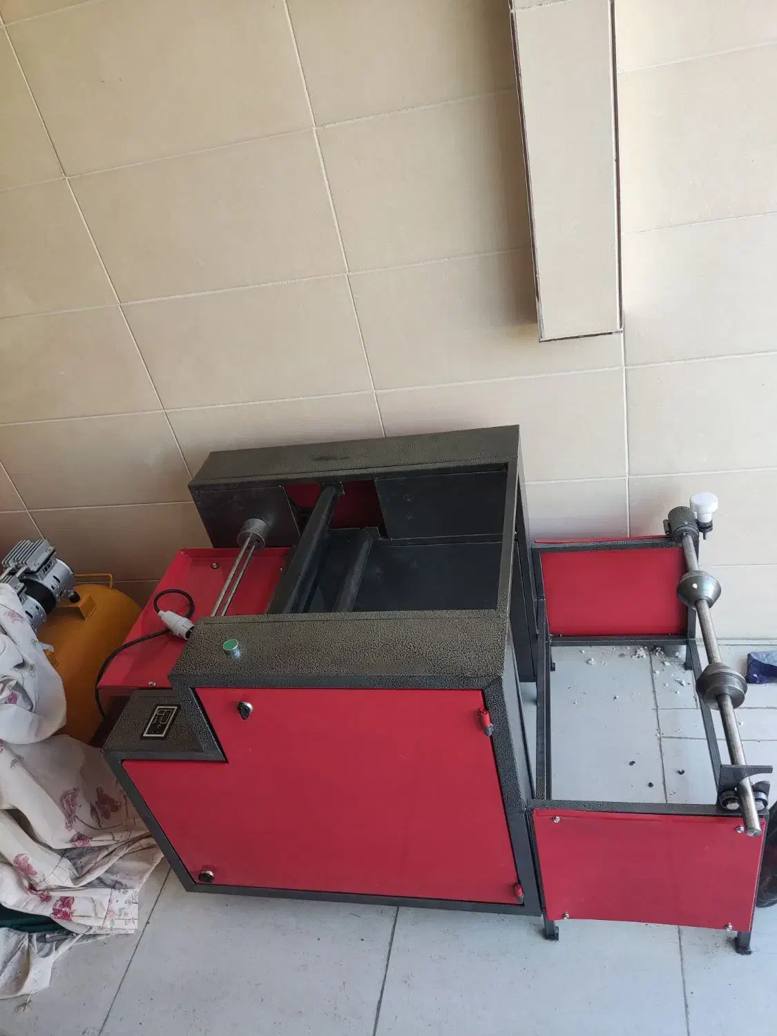 دستگاه بسته بندی دستمال کاغذی و سفره یکبار مصرف|ماشین‌آلات صنعتی|سنندج, |دیوار