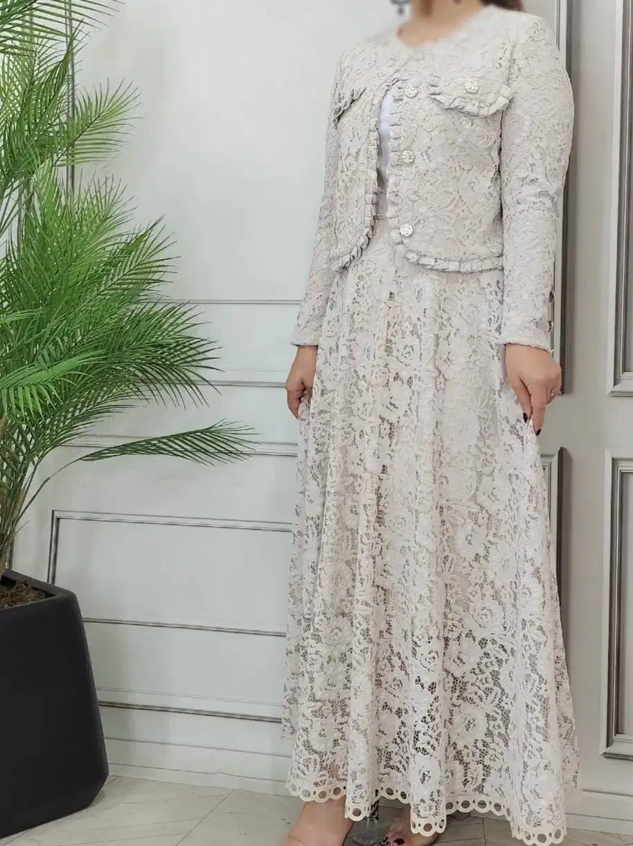 کت و دامن دانتل|لباس|ماسال, |دیوار