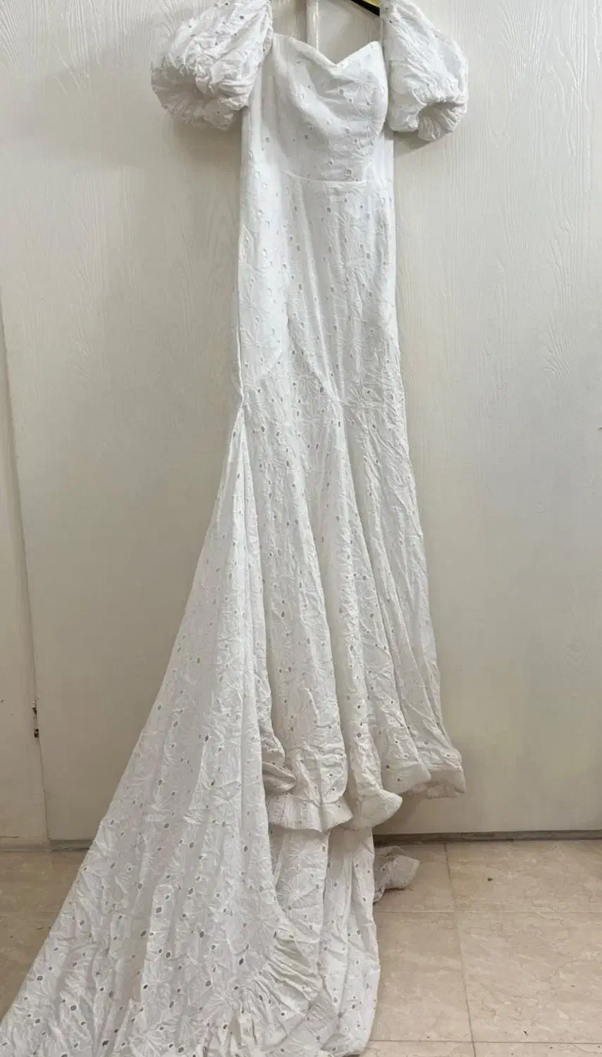 لباس دنباله دار فرمالیته|لباس|خلخال, |دیوار