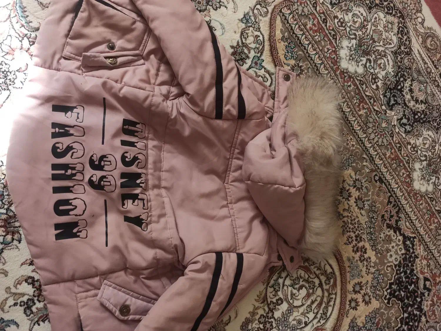 کاپشن|لباس|اردبیل, |دیوار