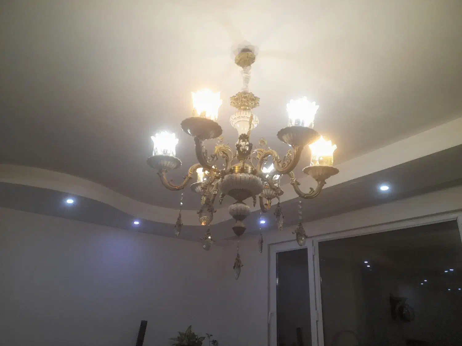 دو عدد لوستر سلطنتی شکیل|لوستر و چراغ آویز|هشتگرد, شهرک ولیعصر (مصلی)|دیوار