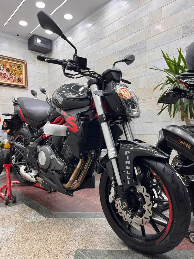 بنلی 300 250 دوسیلندر خشک 1403 مشکی|موتورسیکلت|تهران, منیریه|دیوار