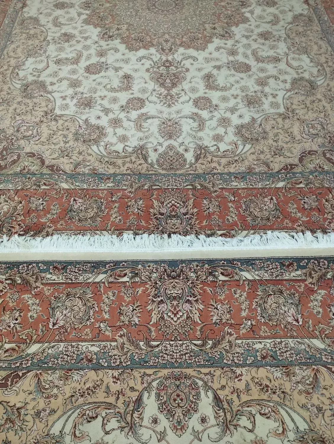 فرش 9متری جفت یک رنگ سالم تمیز 700شانه|فرش|گرگان, |دیوار