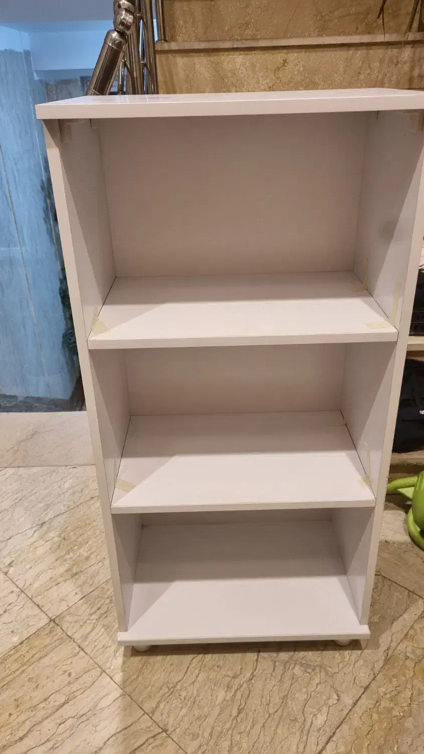 کتابخانه|کتابخانه، شلف، قفسههای دیواری|ری, شهید غیوری (ابن باویه)|دیوار