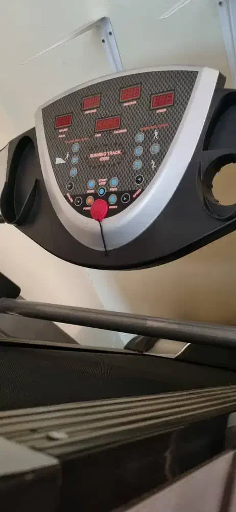 تردمیل تمیز و سالم|تجهیزات ورزشی|تهران, فلسطین (میدان انقلاب)|دیوار