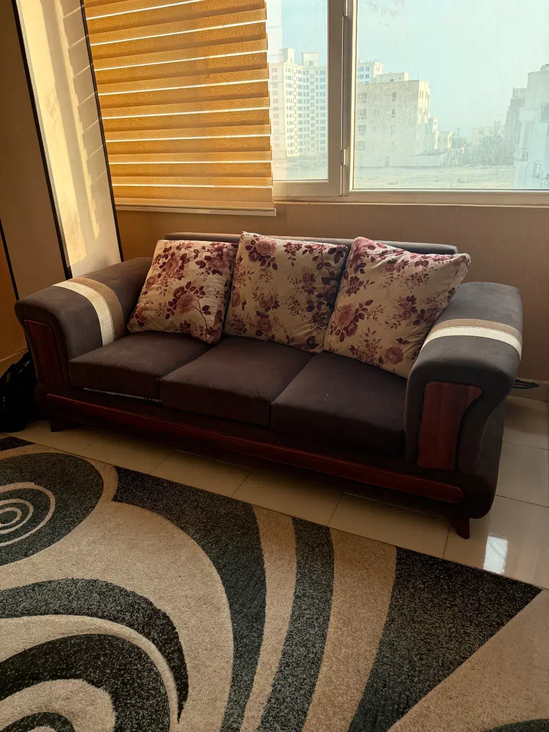 مبلمان ۷ نفره|مبلمان خانگی و میز عسلی|قشم, |دیوار