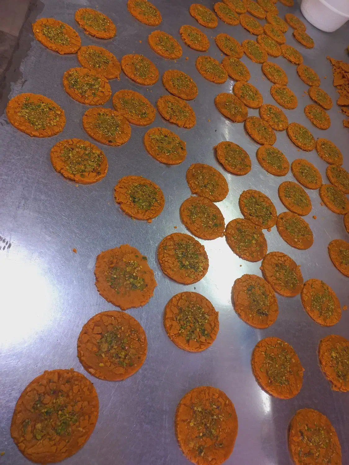 سوهان پز ماهر سوهان کریمه|استخدام خدمات فروشگاه و رستوران|قم, ارم|دیوار