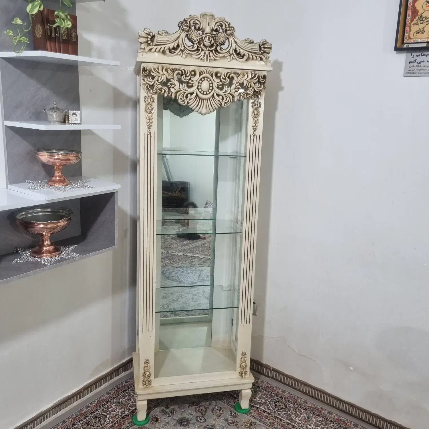 بوفه وساعت بسیارشیک|بوفه، ویترین، کنسول|همدان, |دیوار