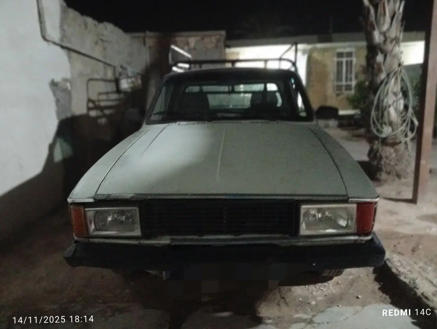 ماشین وانت بار|خودرو سواری و وانت|خشت, |دیوار