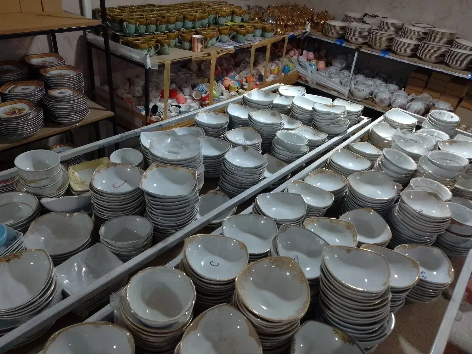 چینی کیلویی|ظروف سرو و پذیرایی|کوهدشت, |دیوار